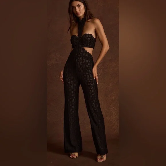 Elegant Black Lace Halter Dress - Picture 3 of 7